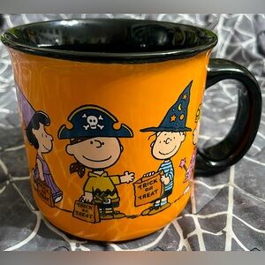 Peanuts Charlie Brown & the Gang Halloween Trick or Treat Ceramic Mug